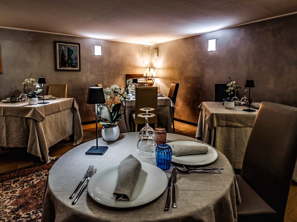 Interni eleganti del Ristorante La Scala ad Abano Terme